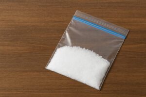 塩を持ち歩くならジップロックが便利！初心者でも続けやすい携帯テクニックと安心の使い方
